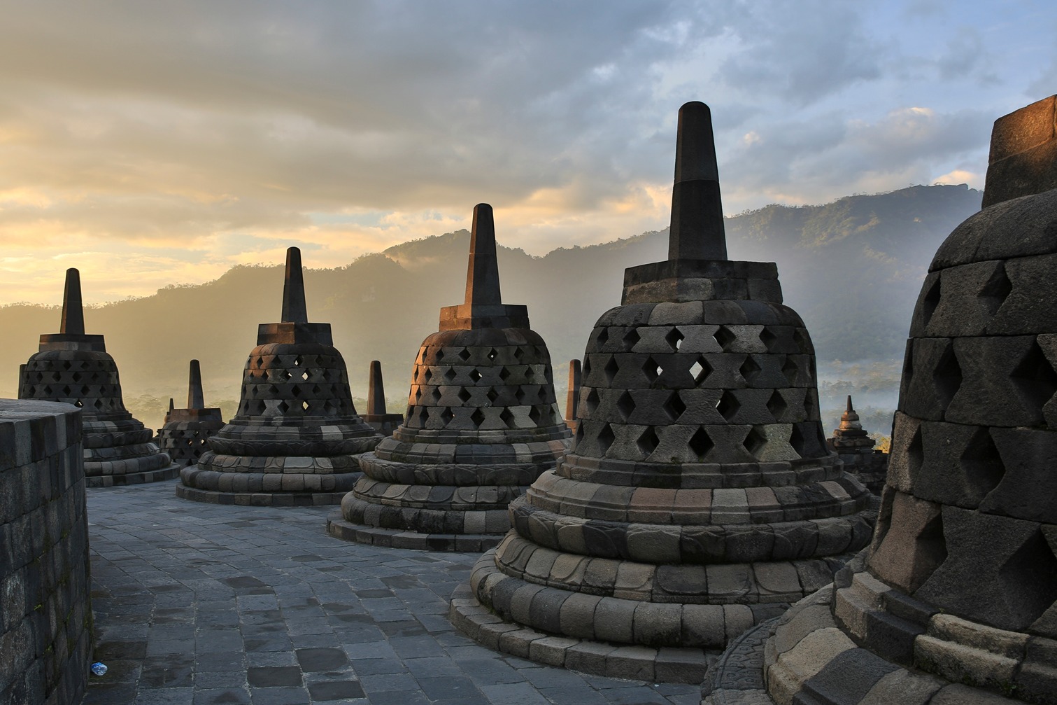 Yogyakarta Excursies 1: Borobudur & Prambanan